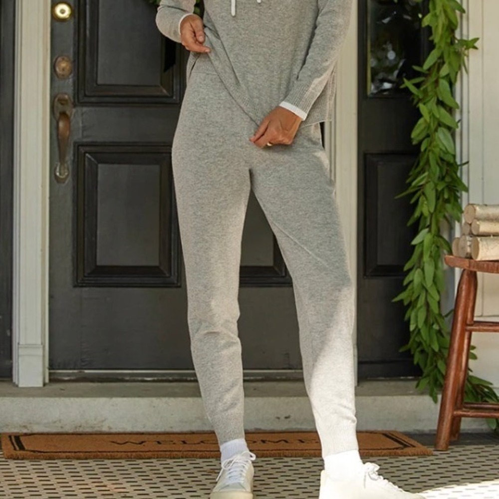 Summersalt The Coziest Cashmere Blend Jogger in  Wolf & White Sand Size 1X